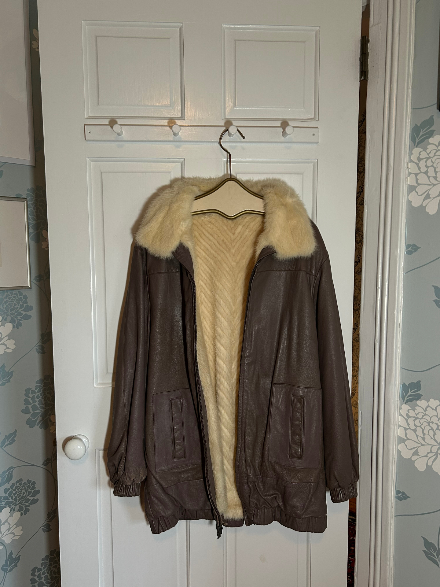 1980s Ivory Mink Lined Taupe Leather Jacket — image 2