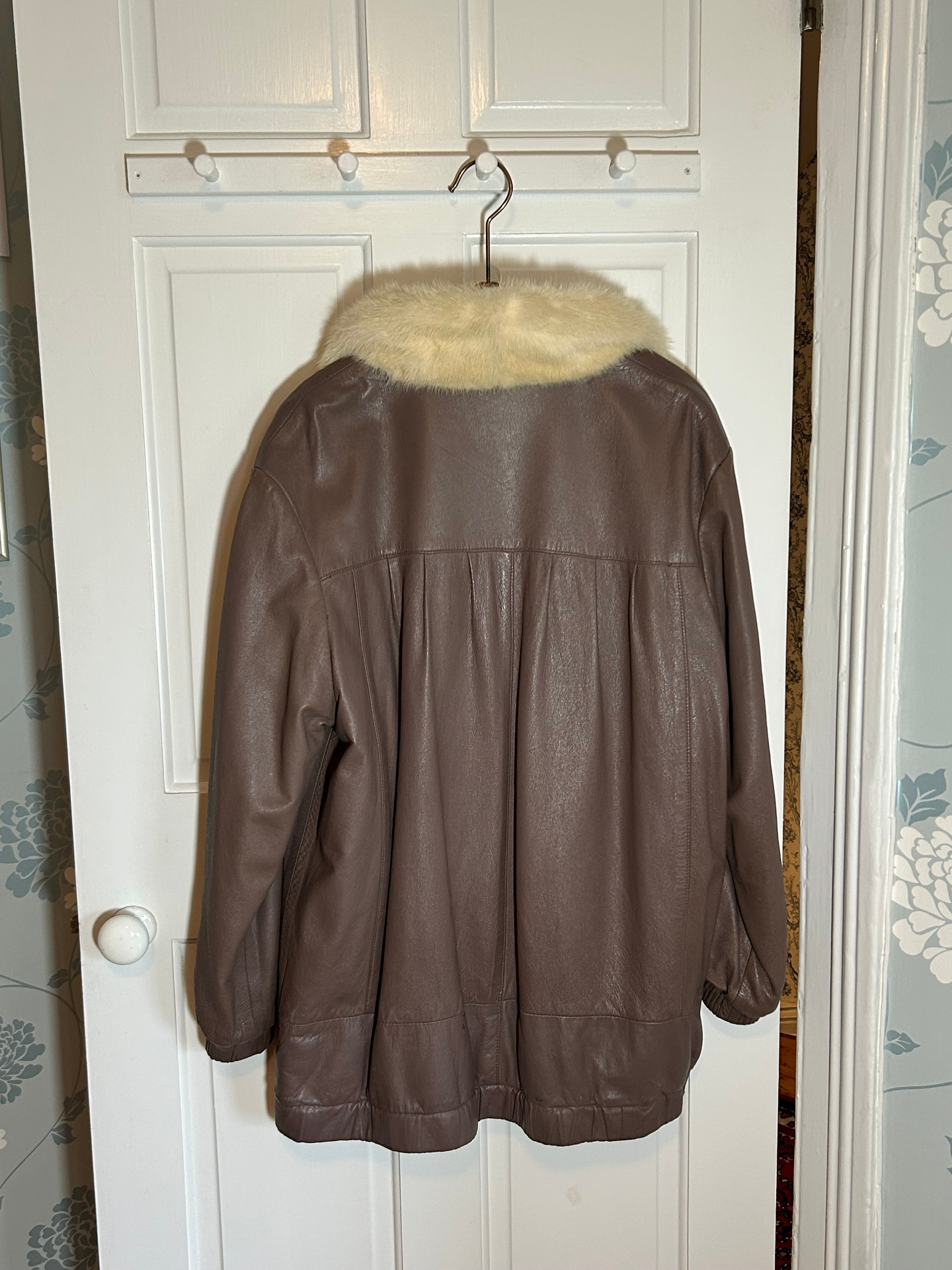 1980s Ivory Mink Lined Taupe Leather Jacket — image 3